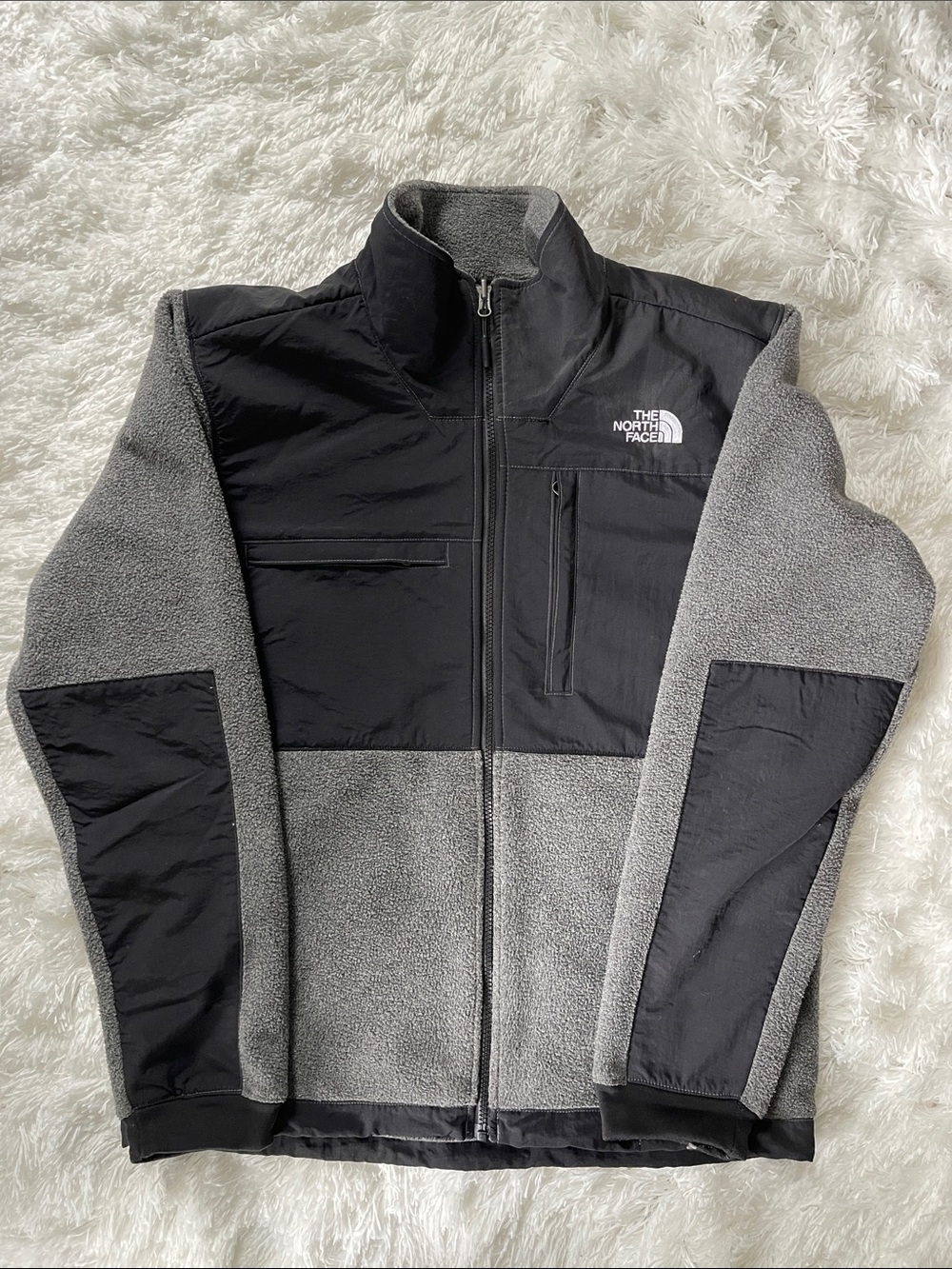 The North Face Men’s Black and Grey Lightweight Fleece Jacket